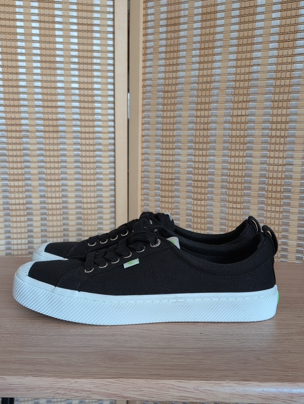 Cariuma Mens Black Canvas Sneakers with Neon Green Insole Accents - Picture 3 of 10